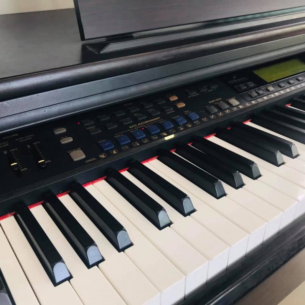 Yamaha cvp-305 digital piano