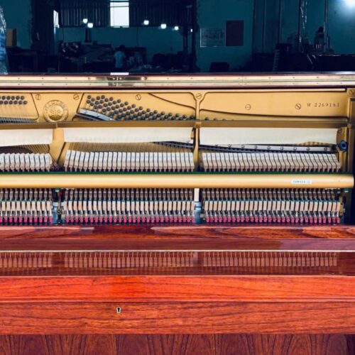 Piano Yamaha W103