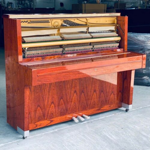 Piano Yamaha W103