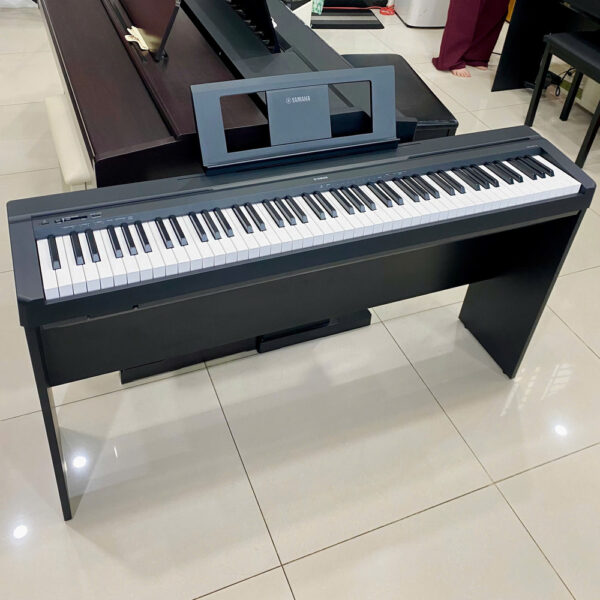 PIANO YAMAHA P45