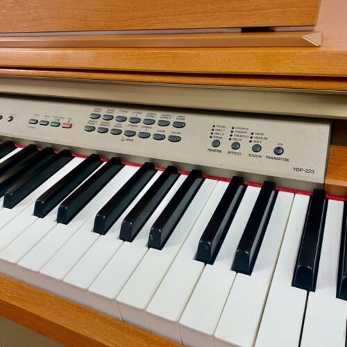 Piano yamaha ydp-223c