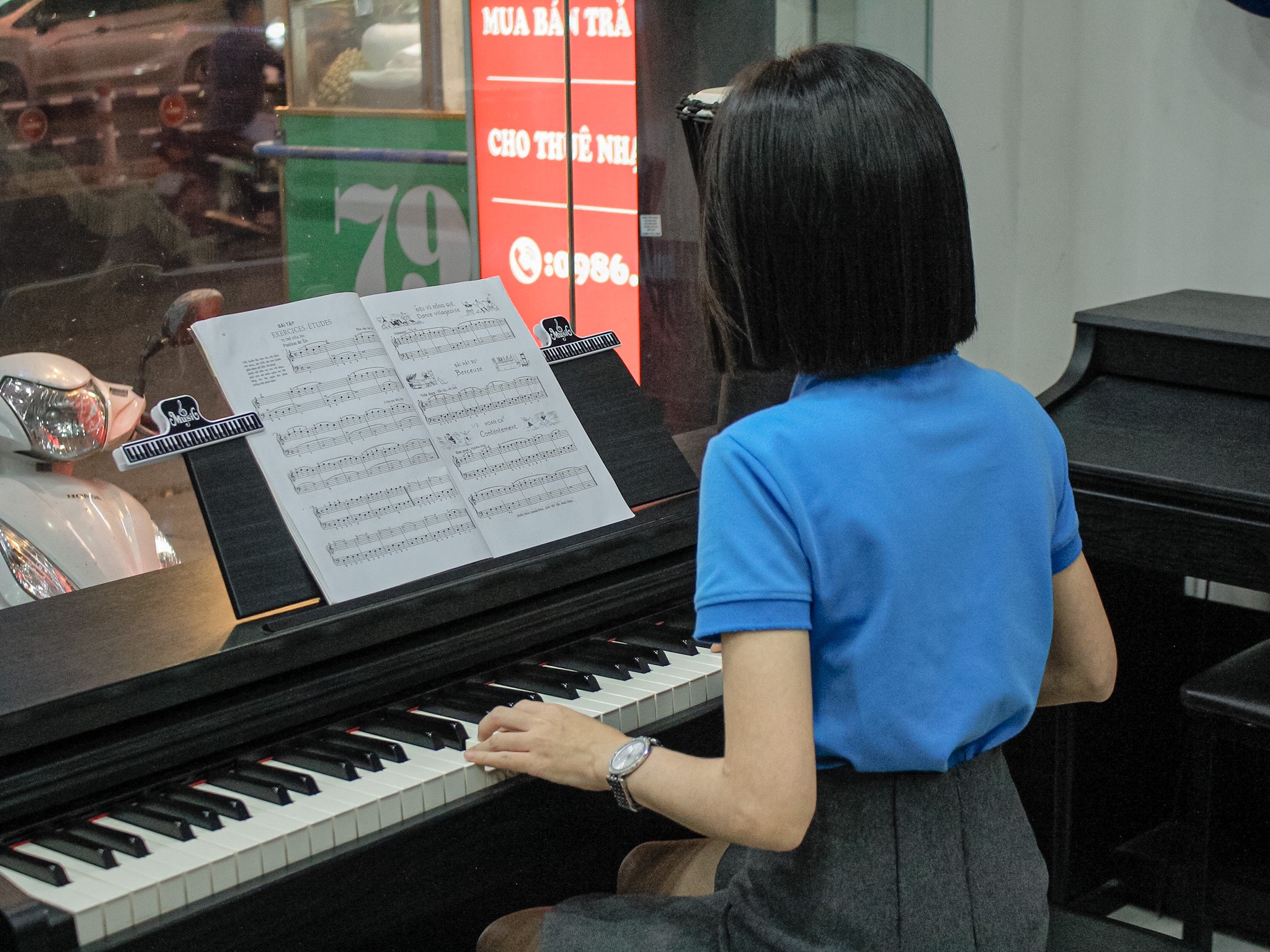 Học viên Piano tại Trung tâm Âm Nhạc Ngọc Hưng Phát Học viên Piano tại Trung tâm Âm Nhạc Ngọc Hưng Phát