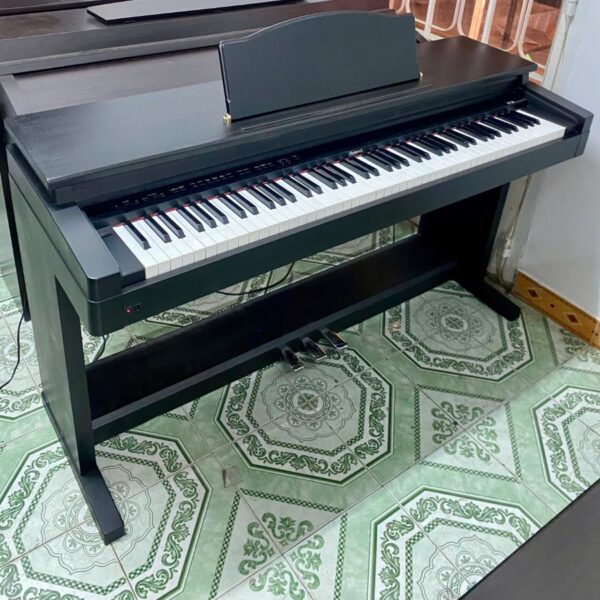 PIANO ROLAND HP2700