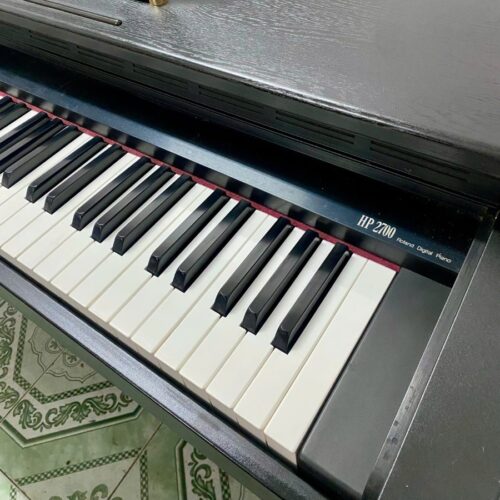 Piano Roland HP2700