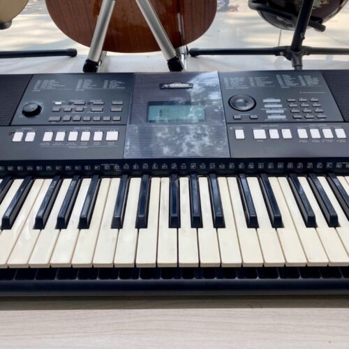 ORGAN YAMAHA PSR-E423