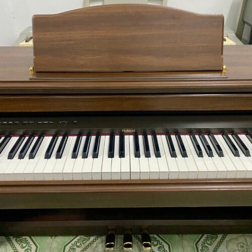 Piano Roland HP3700