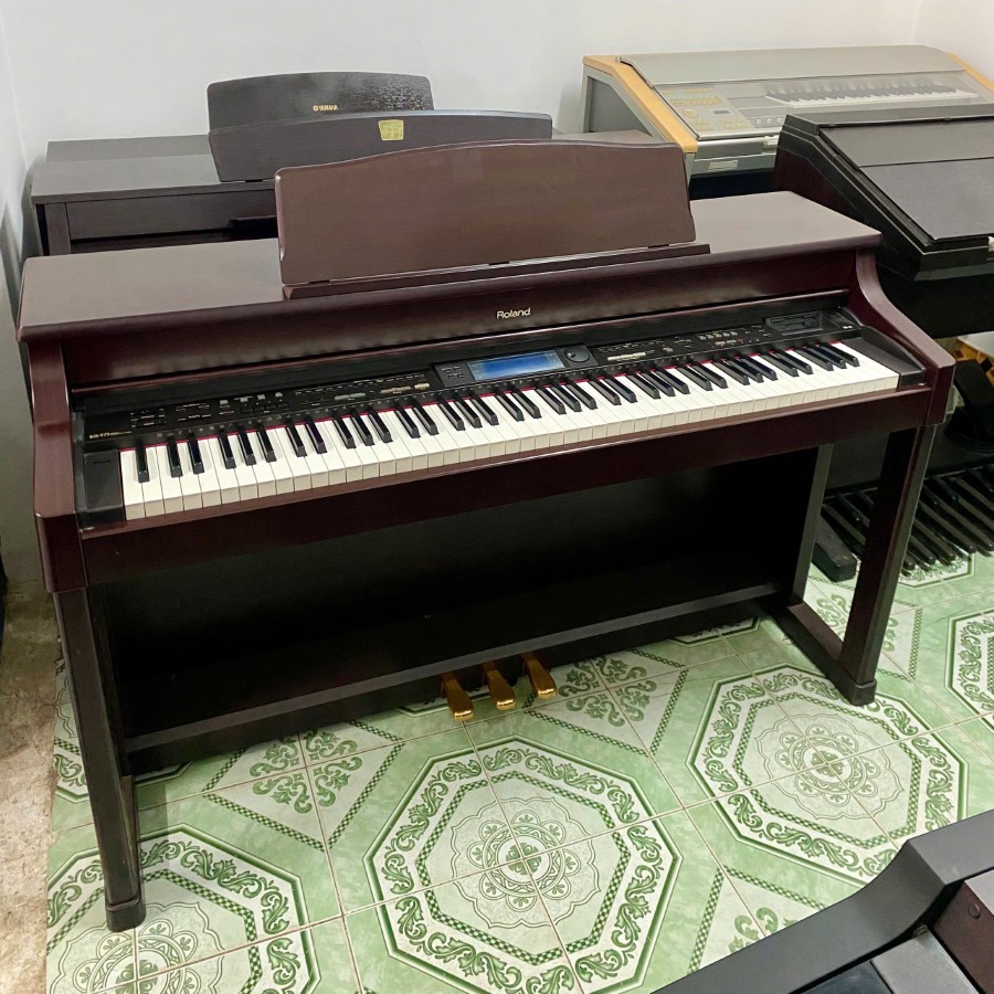 PIANO ROLAND KR-575