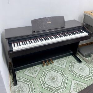 Piano Yamaha YDP-201