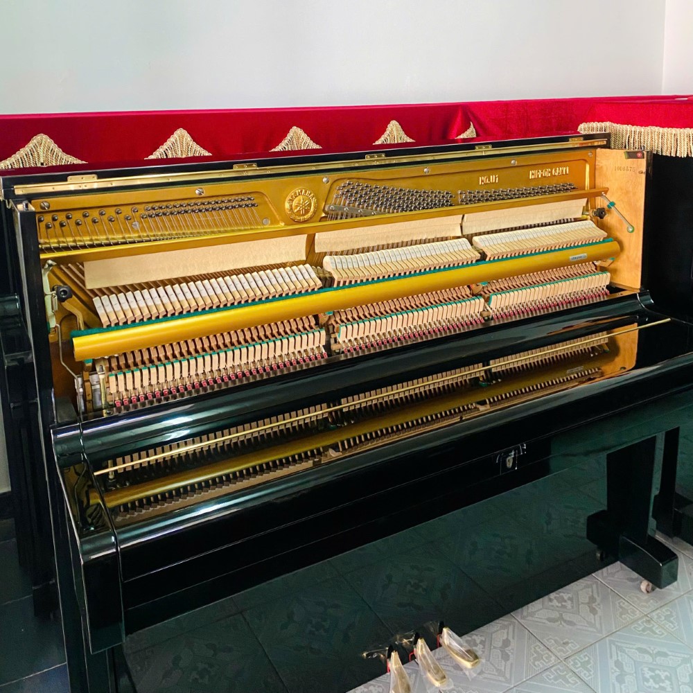 Piano Yamaha U1F