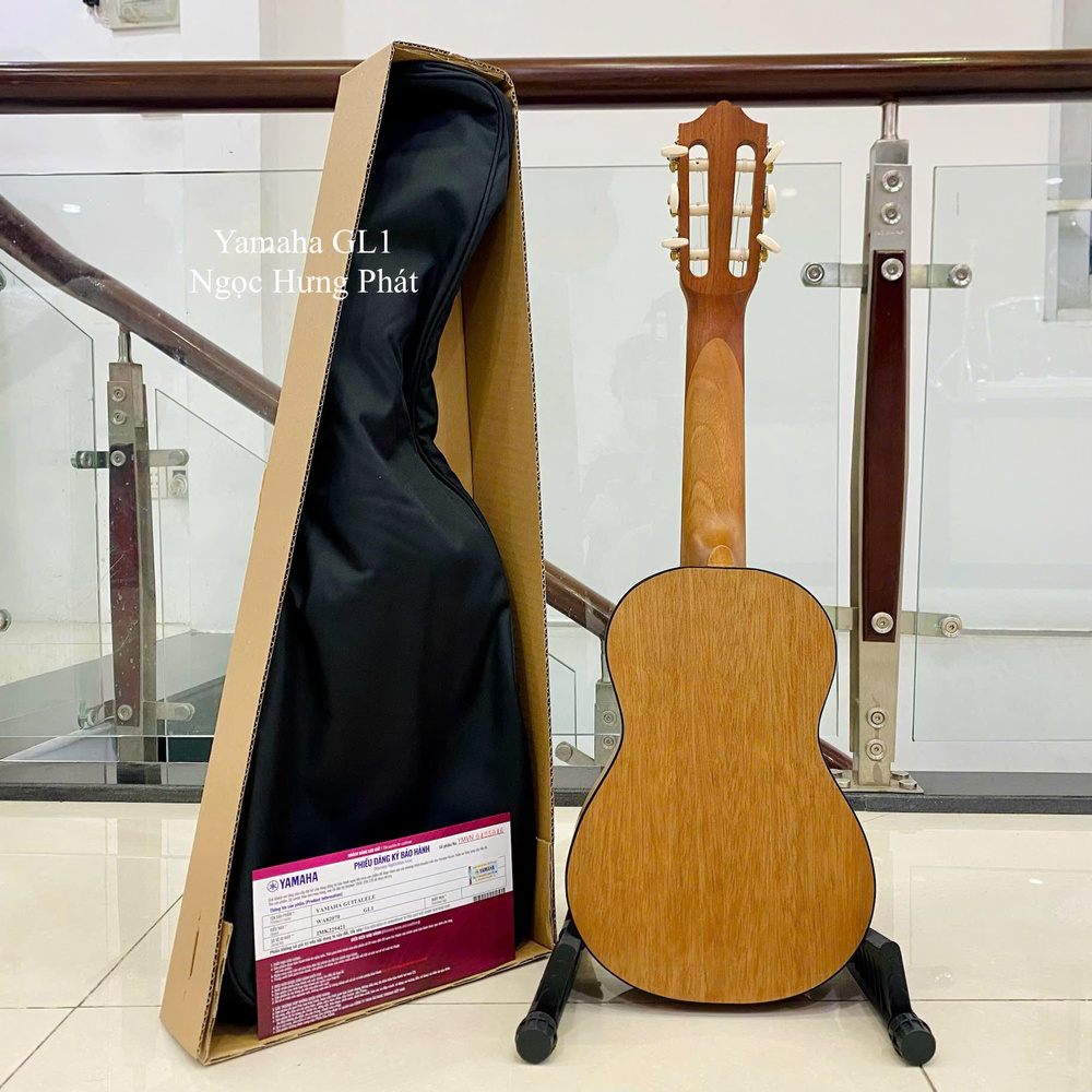 Guitalele Yamaha GL1
